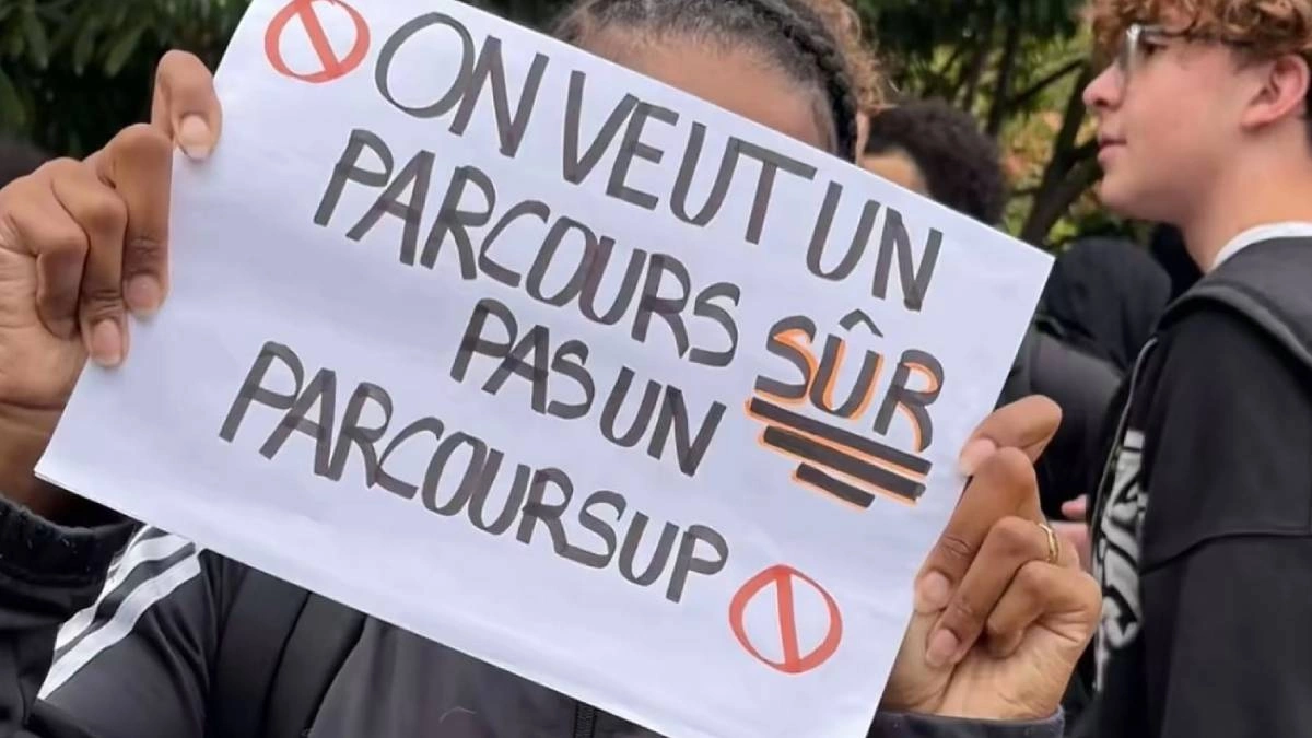 Parcoursup : pourquoi les lycéens réclament-ils sa suppression ?